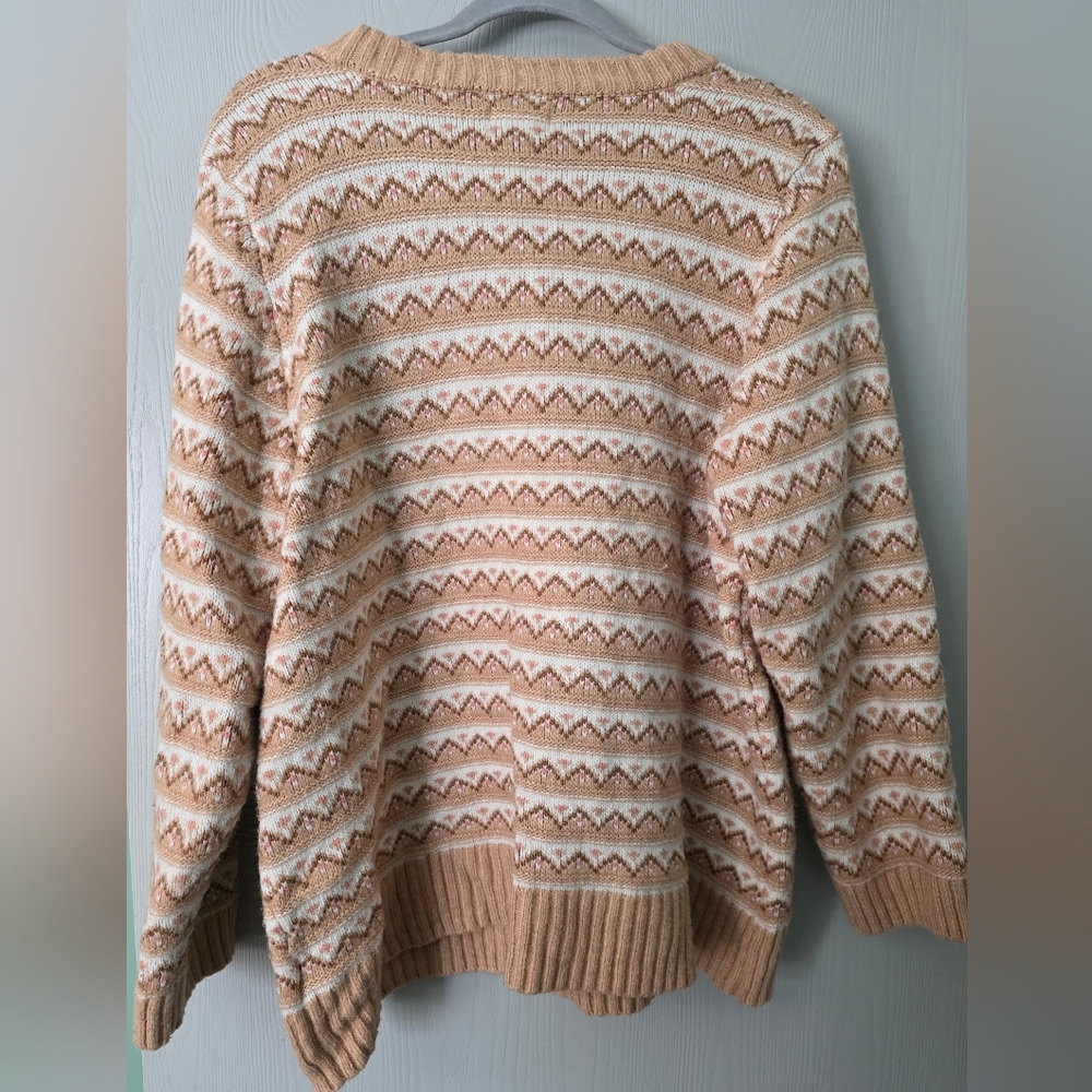 Croft & Barrow Tan and Cream Crew Neck Sweater - Picture 2 of 4
